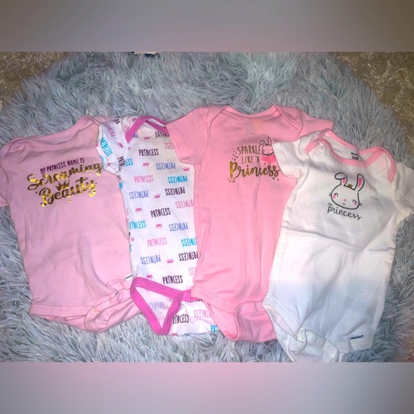 Gerber One Pieces Euc Princess Themed Onesie Bundle Size 69 Months